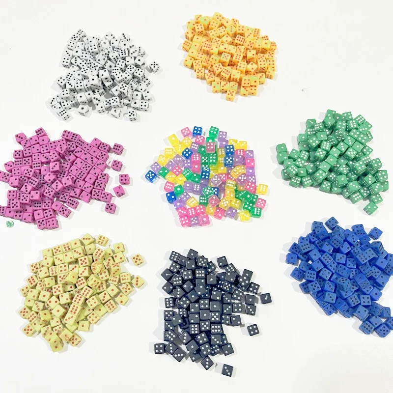 Board Game Sequence - ボードゲーム用の標準の6面キューブ,透明,アクリル,直角,点のサイコロ,12色,100個,5mm