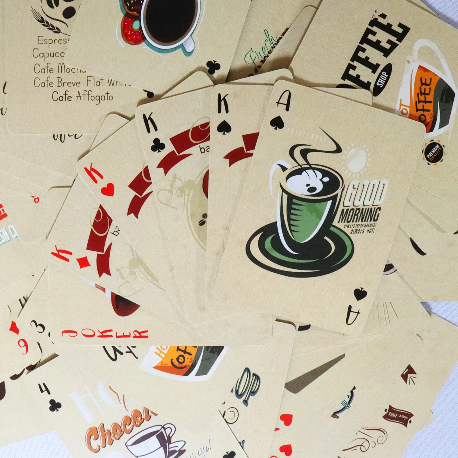 コーヒー用の紙のトランプ,クラシックなポーカーカード,レトロ - Board Game Yearbook のレビューと価格